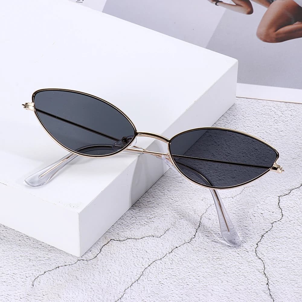 Lunettes chat rétro femme - Modèle cat eye vintage noir rouge rose protection UV400 tendance