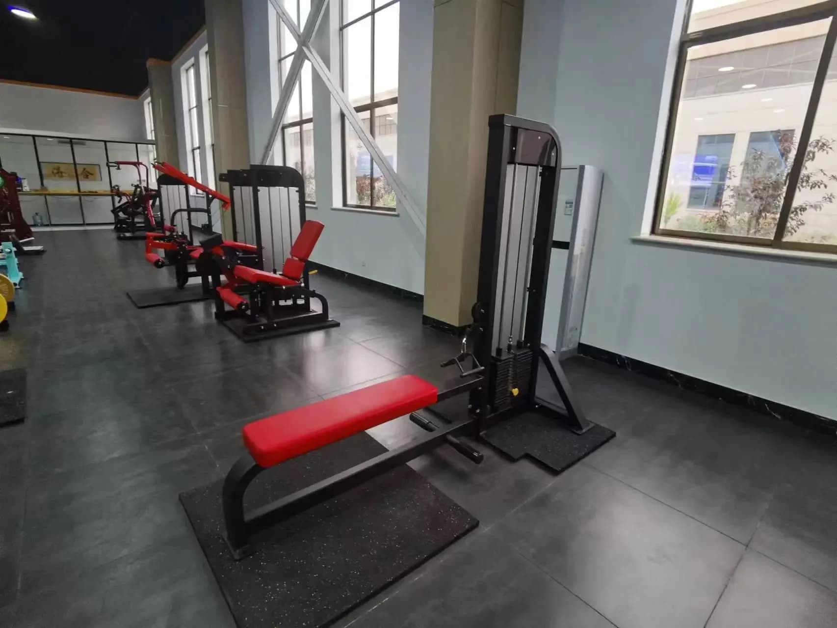 Station d'entraînement multifonction barres parallèles pour flexion et extension des membres supérieurs