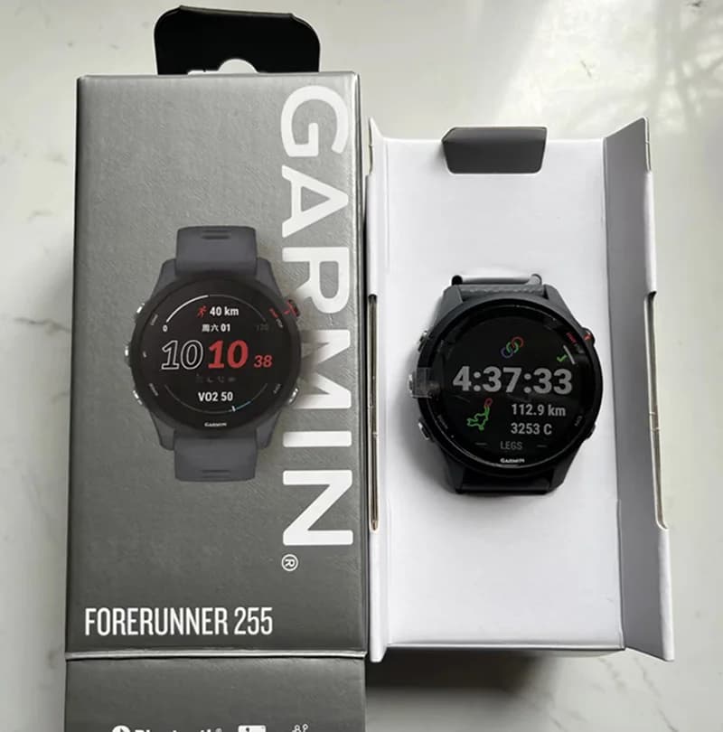 Montre Garmin Forerunner 255 - GPS sportif 46mm, autonomie 14 jours, étanche 5ATM pour pêcheurs exigeants