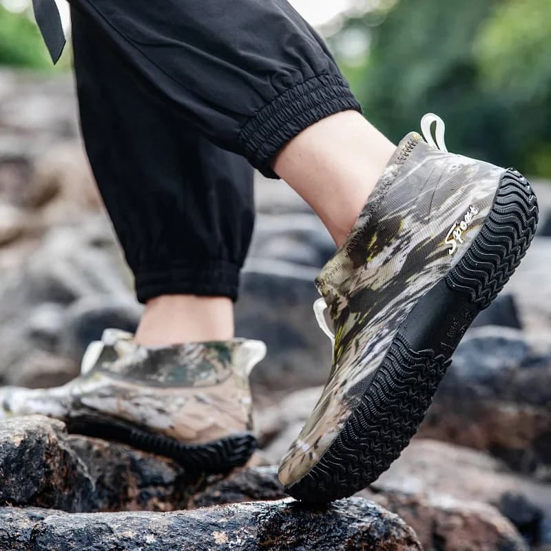 Bottes courtes camouflage imperméables homme antidérapantes pour plage et activités outdoor en PVC