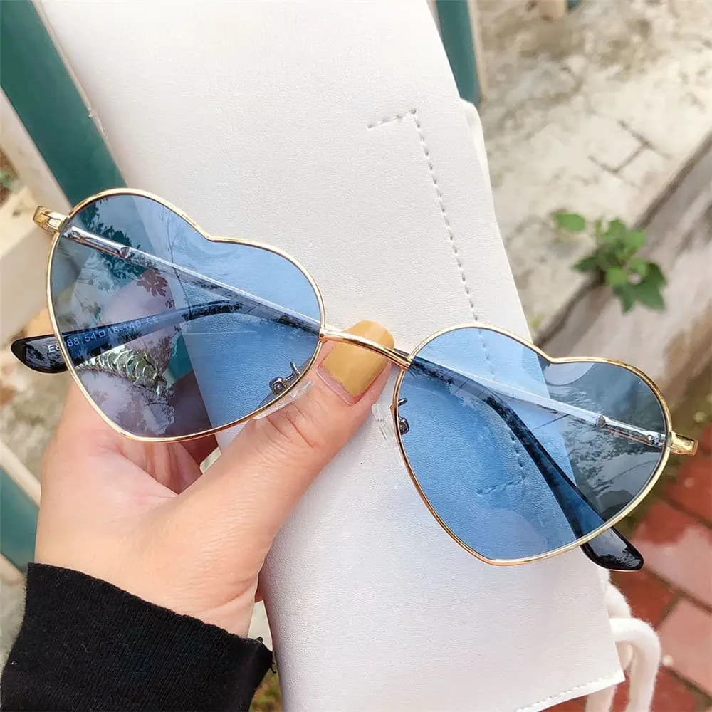 Lunettes cœur métal UV400 polarisées pour femmes - accessoire mode fantaisie et protection solaire