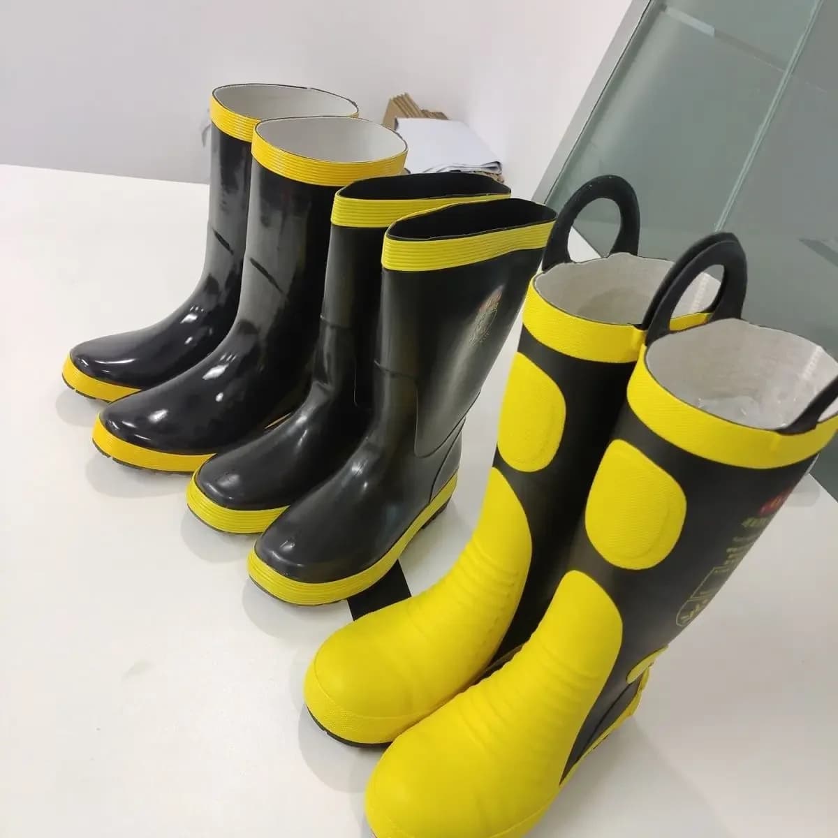 Bottes pêche homme PVC imperméables antidérapantes sans lacets larges pour jardin et activités extérieures