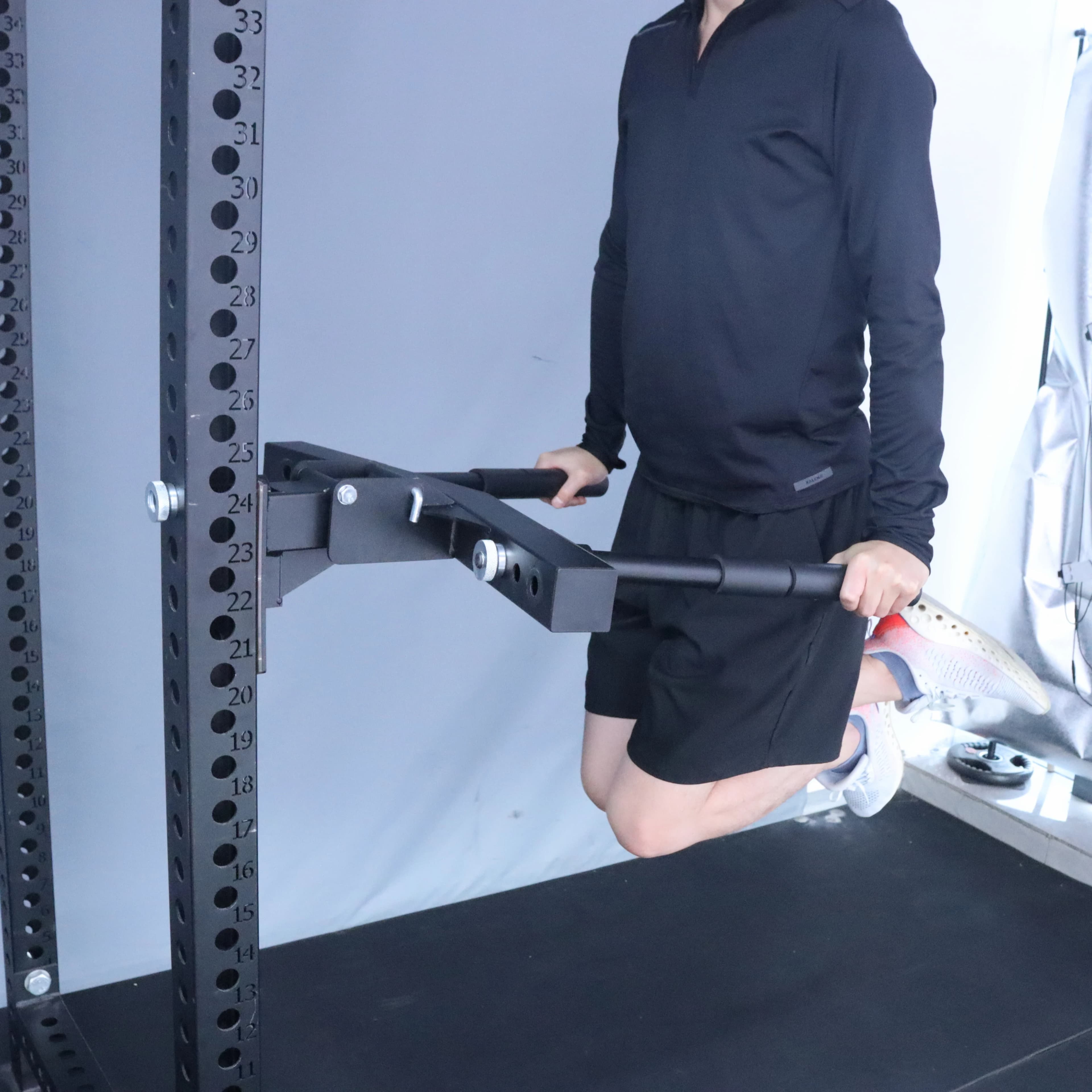 Barre de dips ajustable pour flexion et extension des bras - Largeur réglable et pliable pour accessoires de rack