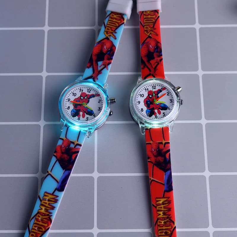 Montre enfant Spider-Man Marvel à lumière colorée, bracelet silicone étanche 3 bars, idée cadeau jouet garçon