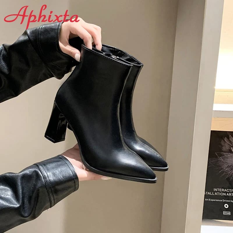 Bottes cheville fourrées noir zippées femmes grande taille 44-46 talon carré 8.5cm hiver pêche