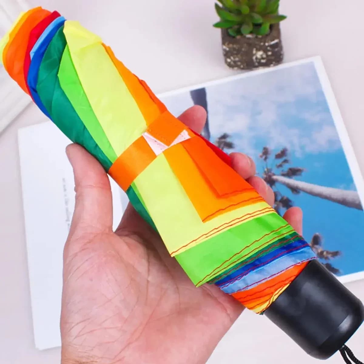 Parapluie portable 3 plis arc-en-ciel : design pliable manche court, protection style pêche pratique