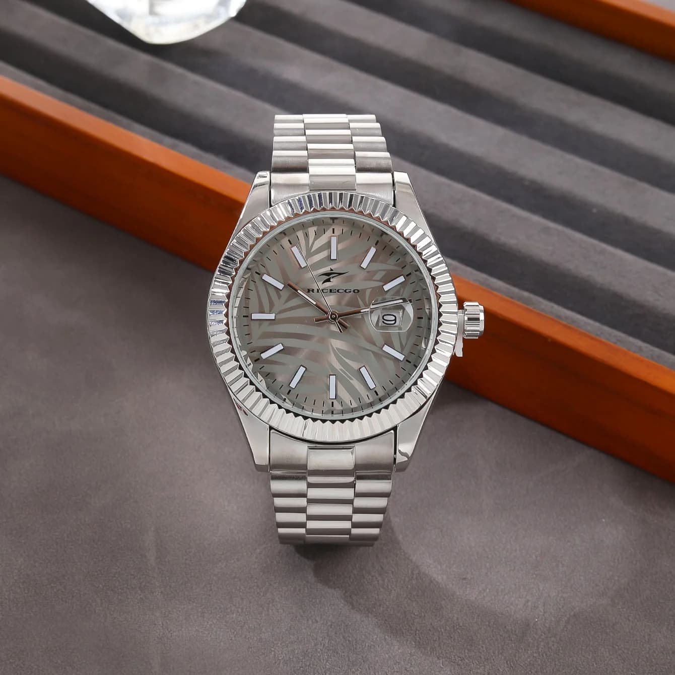 Montre Homme Chronographe Acier Inoxydable Élégante - Style Rétro Business pour Pêcheurs Exigeants