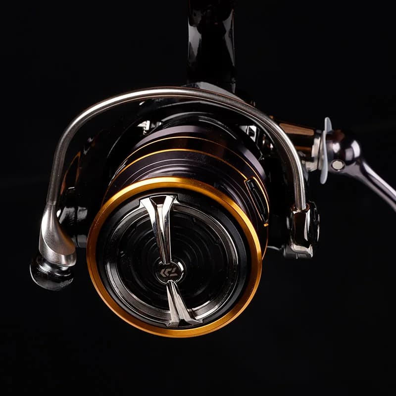 Moulinet de pêche spinning Daiwa Legalis CS LT 6+1 roulements - drague max 12kg pour pêche légère et précise