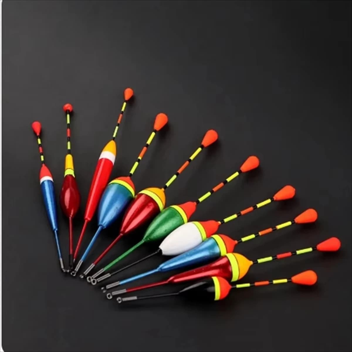Lot promotion de 10 flotteurs de pêche en mousse, mix tailles et couleurs, pour votre matériel et accessoires