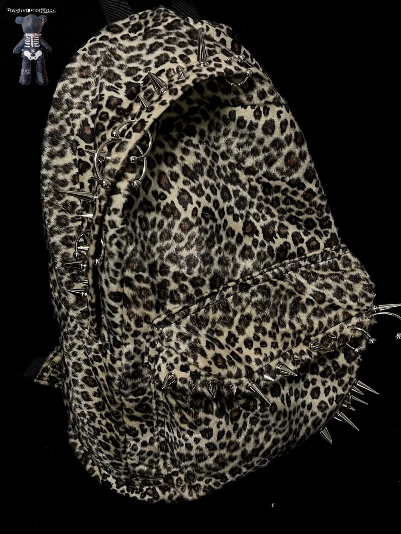 Sac à dos punk à rivets imprimé léopard grande capacité - Mode pêche urbaine pour hommes et femmes