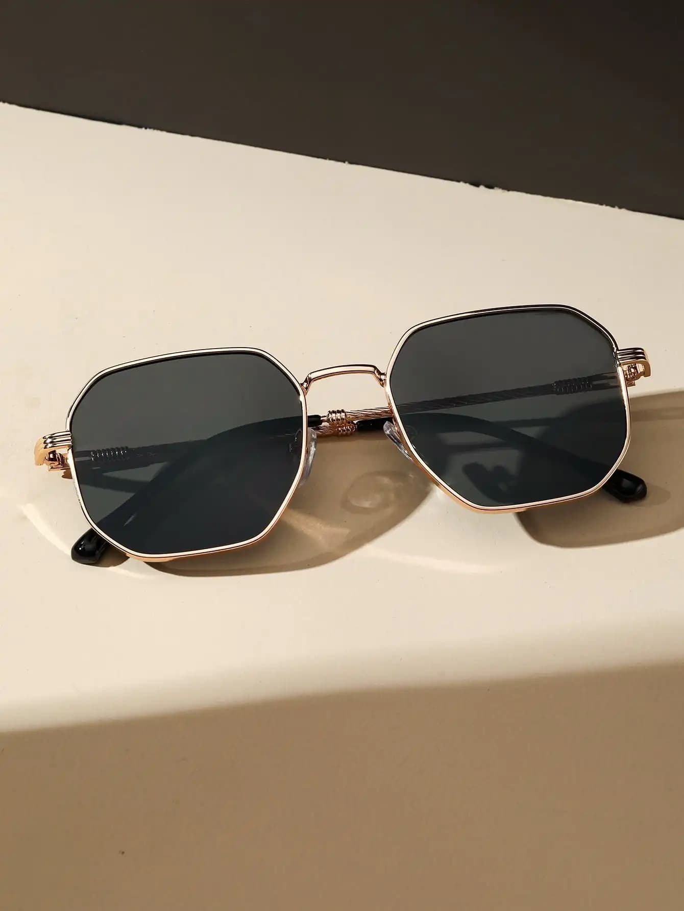 Lunettes de soleil vintage unisexe style bohème pêche - Monture géométrique métal rétro pour activités extérieures