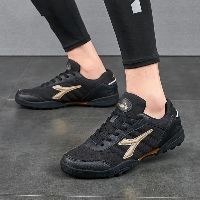 New Match Unisex Soccer Shoes Anti-slip Soccer Shoes Outdoor Professional Rivet