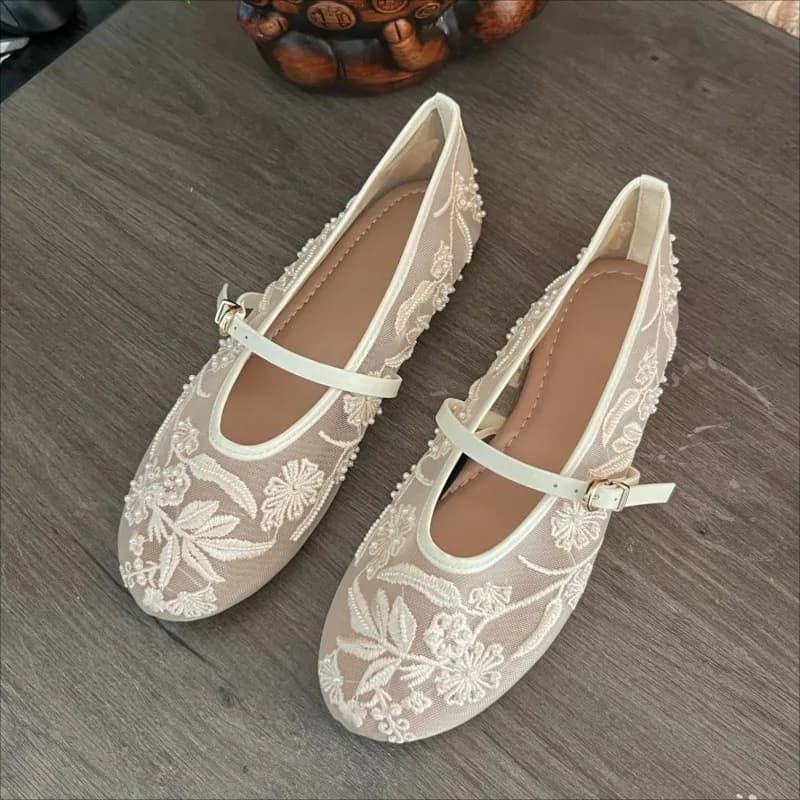Ballerines femmes élégantes 2025 - Escarpins Mary Jane blancs brodés mesh été confortables