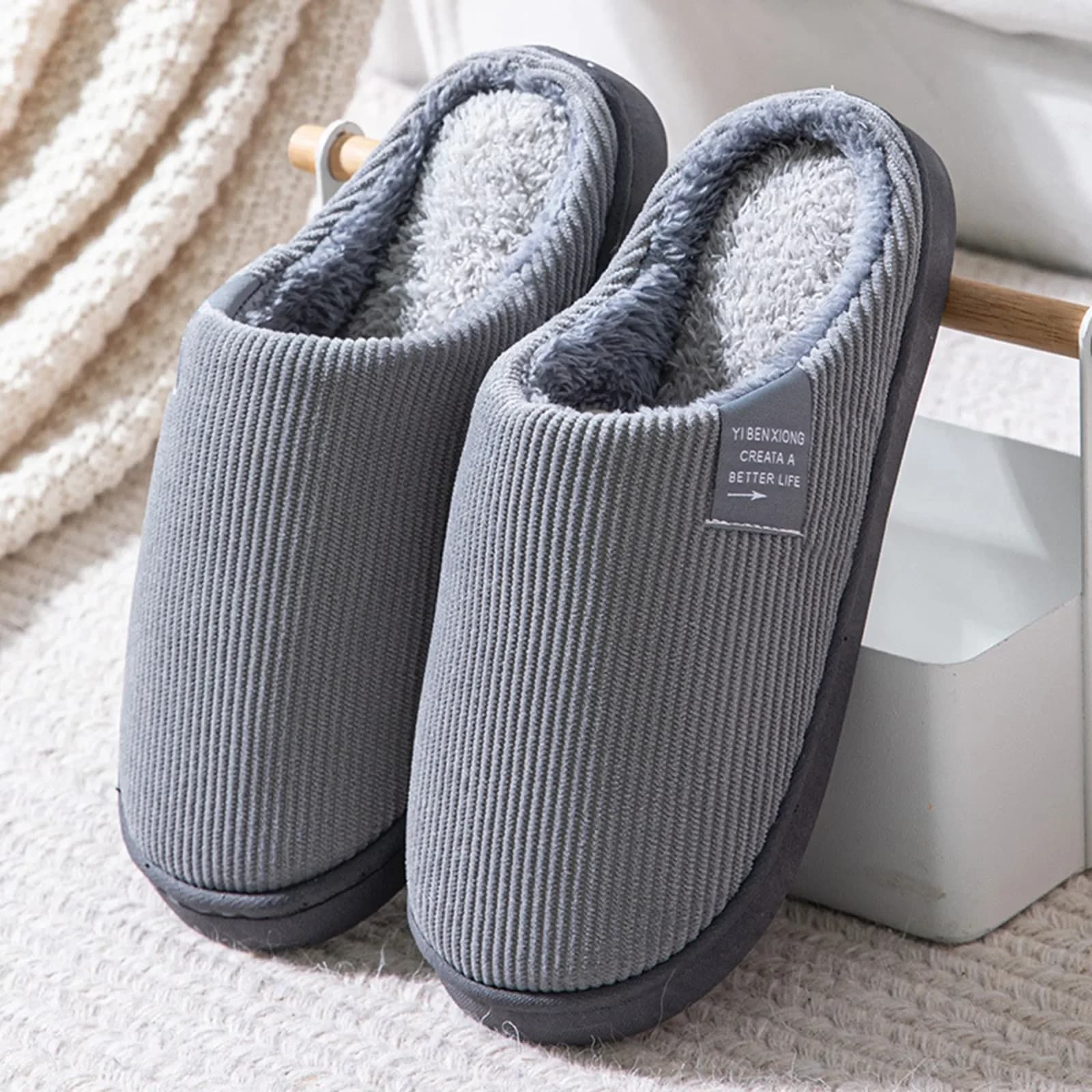 Chaussons d'intérieur antidérapants chauds pour pêcheurs après sortie hivernale au bord de l'eau
