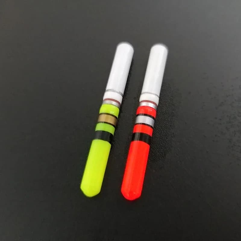 10 bâtons lumineux verts et rouges pour la pêche de nuit avec piles CR322, accessoires de pêche luminescents