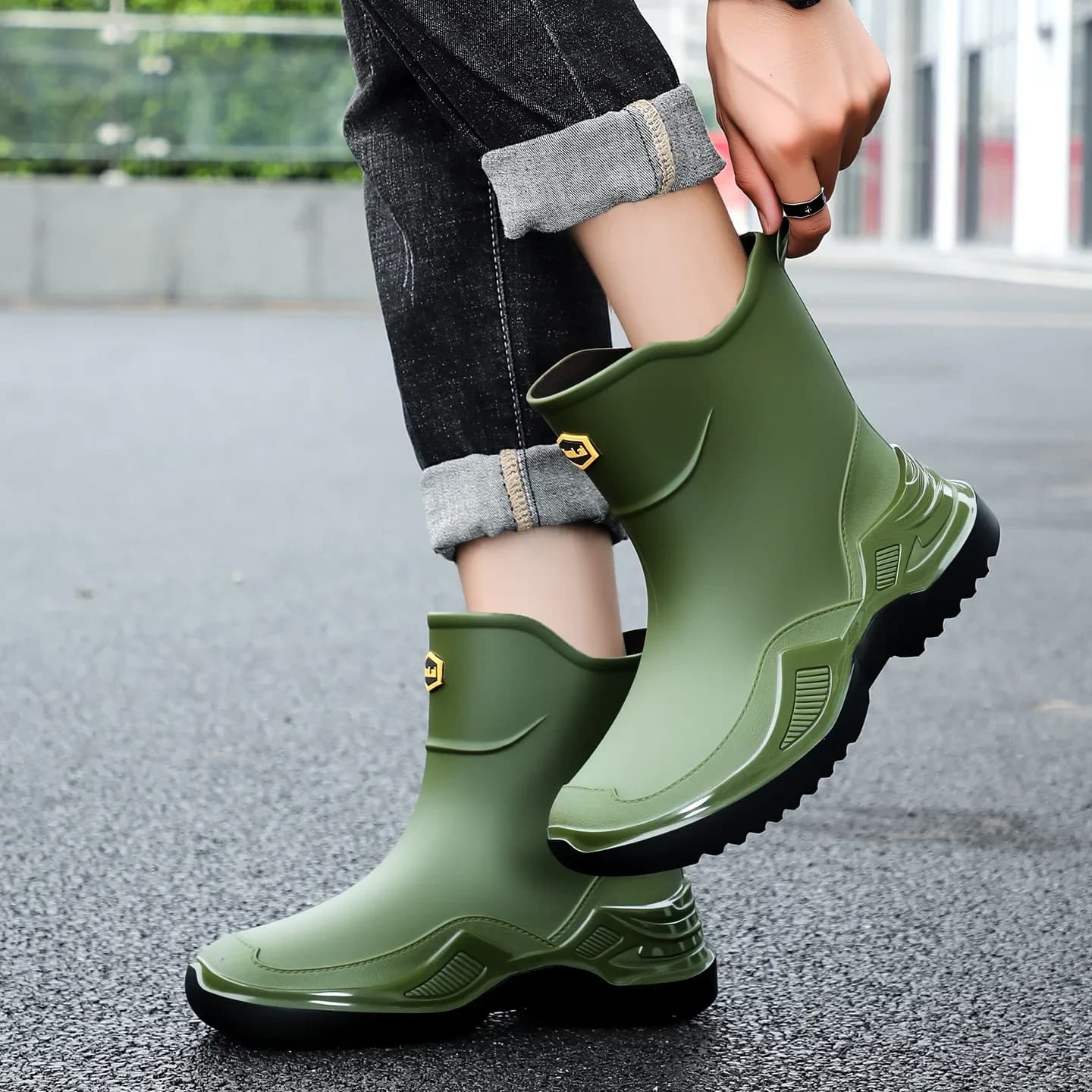 Bottes de sport courtes homme noires coréennes antidérapantes écologiques caoutchouc épais