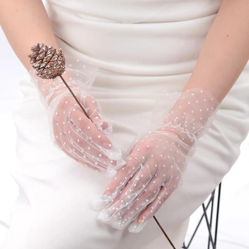 Gants de pêche femme dentelle transparente points mesh blancs pour événements pêche et soirées nautiques