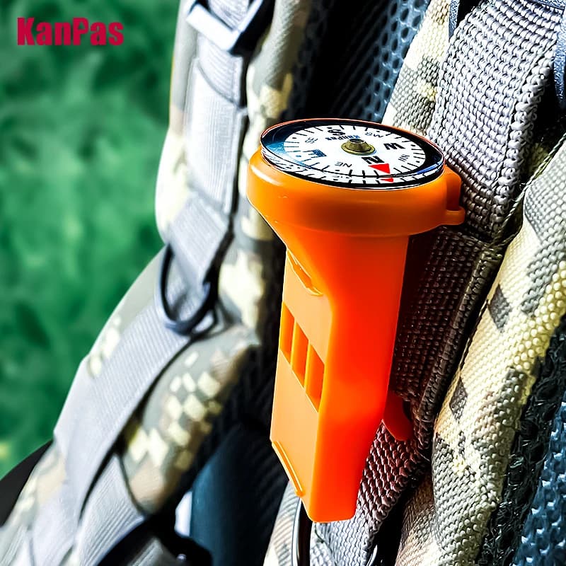 Sifflet outdoor avec boussole clip et phosphorescence pour trekking chasse pêche urgence