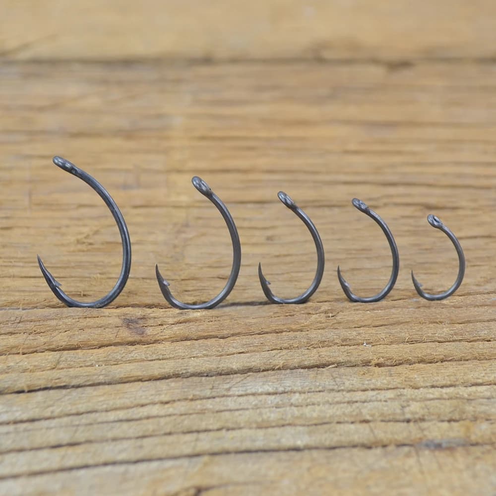 Hameçons de pêche à la carpe Hirisi 50 pièces acier carbone inoxydable anti-corrosion avec boîte originale