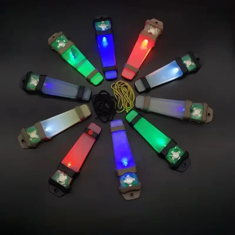 Casque tactique FMA avec lumière stroboscopique IR - Lampe identification étanche randonnée survie