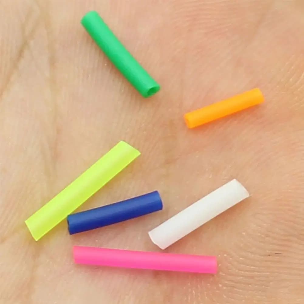 Boîte accessoires carpe avec flotteurs assortis - tubes silicone colorés gadgets pêche canne à coup