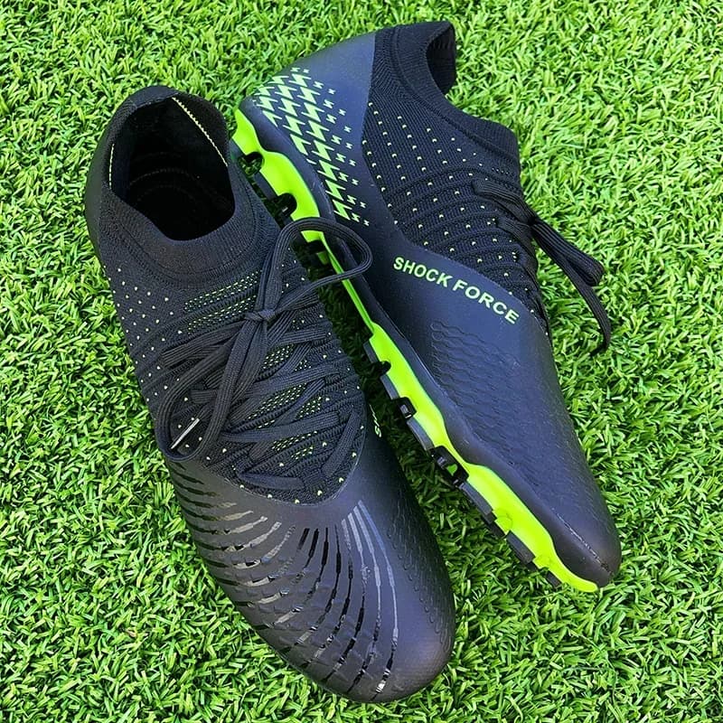 Chaussures de foot crampons moulés confortables respirantes pour entraînement et matchs compétition