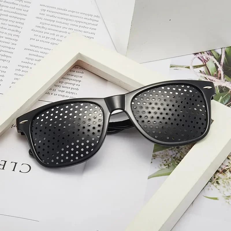 Lunettes anti-myopie et astigmatisme avec trous pour corriger la fatigue visuelle - Homme et Femme