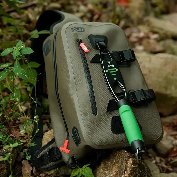 Sacoche pêche étanche LINNHUE : rangement accessoires, leurres et lignes pour pêche en extérieur